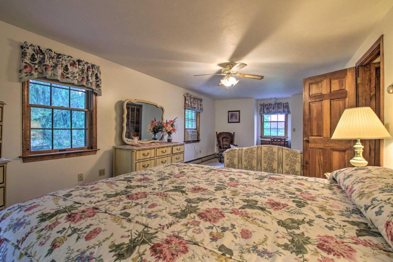 Waterfront New England House On Wickaboag Lake! West Brookfield エクステリア 写真