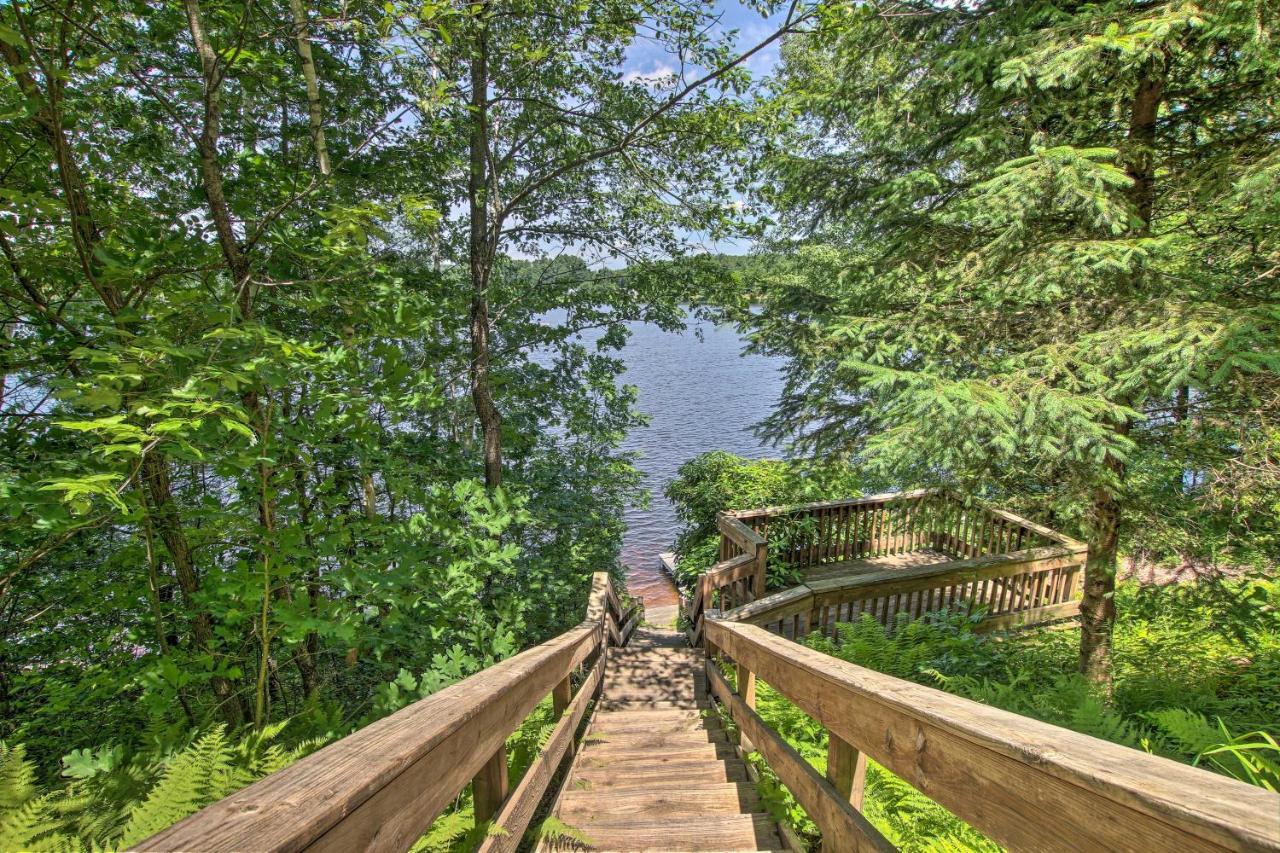 Waterfront New England House On Wickaboag Lake! West Brookfield エクステリア 写真